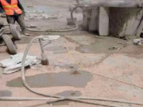 肥东水泥混凝土路面板底注浆技术 路面脱空注浆整治方案